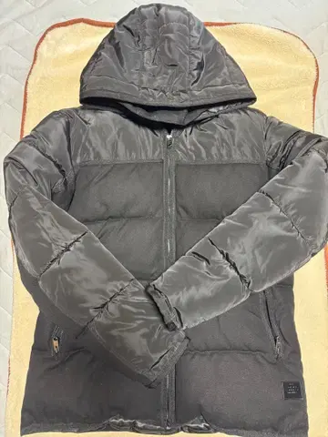 ZARA 패딩 자켓 후드 부착 (남성용)