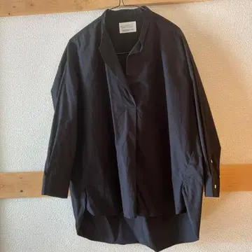 블랙 긴팔 오픈 카라 셔츠