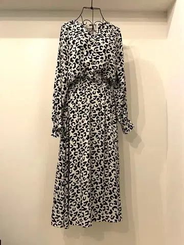 REGINA ROMANTICO 레오파드 무늬 원피스