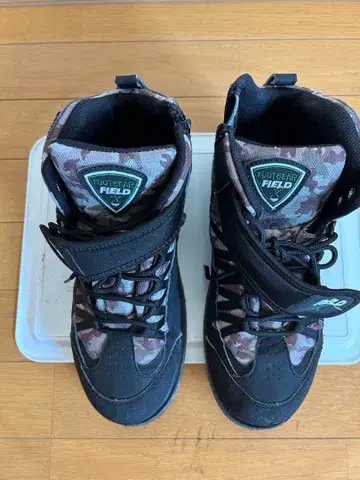 중고 펠트 스파이크 슈즈 27.0~27.5 새상품급