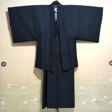 심플한 다크 네이비 기모노 앙상블 울 기장 140cm