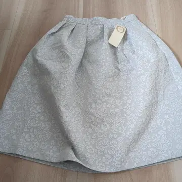 플라워 프린트 그레이 플레어 스커트 M 사이즈