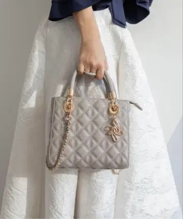 란다 퀼팅 숄더백