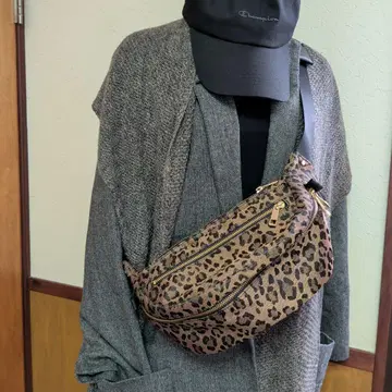 레오파드 무늬 나일론 숄더백