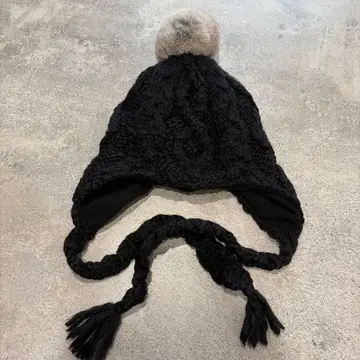ESTIVO 퍼 폼폼 포함 니트 모자