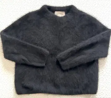 블랙 모헤어 혼방 스웨터