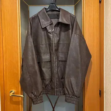 브라운 가죽 자켓