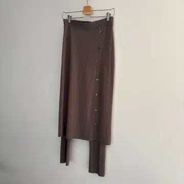 브라운 리브 타이트 스커트 버튼 포함