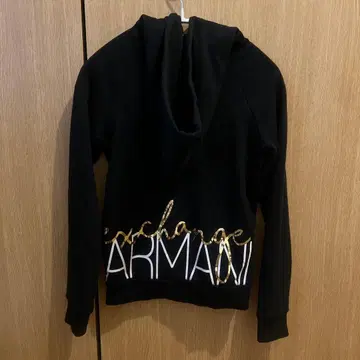 Armani Exchange 후드 부착 후드티 블랙