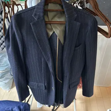 ABAHOUSE 다크 블루 핀스트라이프 테일러드 자켓 사이즈 2