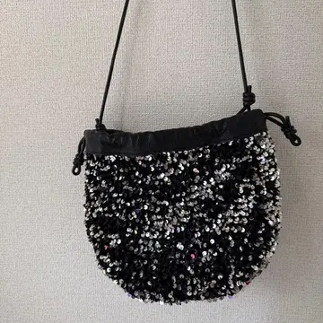 스팽글 숄더백 블랙과 실버