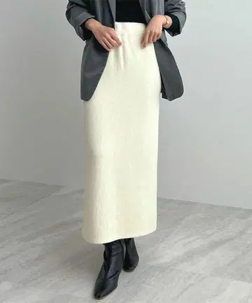 새상품급/Futier Land/속기모 니트 롱 스커트/아이보리
