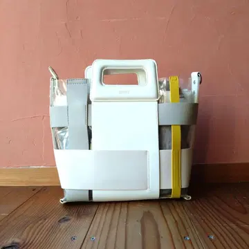 TPU 소재 화이트 핸드백