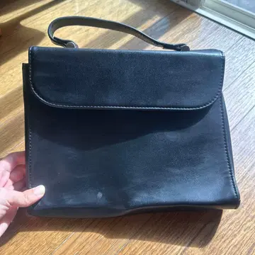 블랙 가죽 핸드백