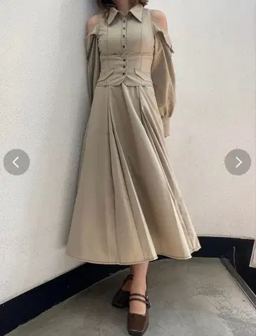 [ 택 포함 ] dazzlin 오픈 숄더 코르셋 원피스