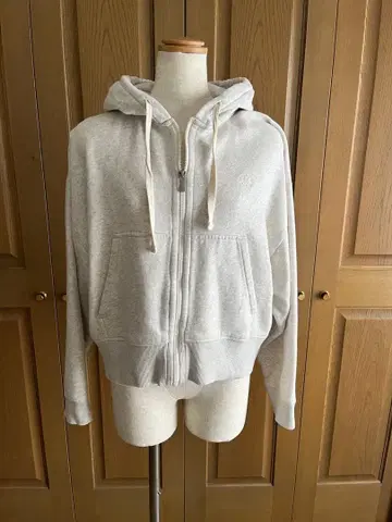 [ Calvin Klein ] 크롭 지퍼 후드티 859번