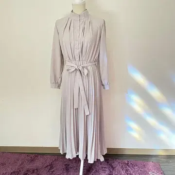 JUNOAH 엘레강트 플리츠 원피스 그레이