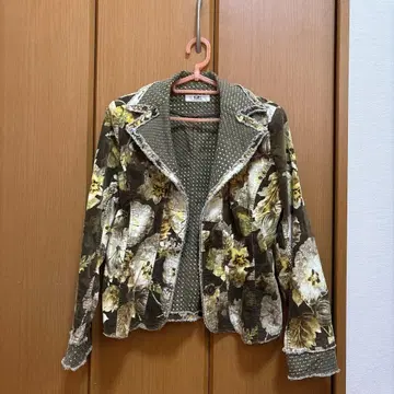 BE INTERNATIONAL 꽃무늬 테일러드 자켓