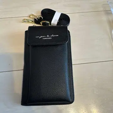 블랙 스마트폰 숄더백