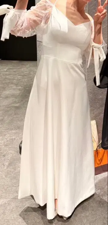 화이트 웨딩 드레스 오프숄더