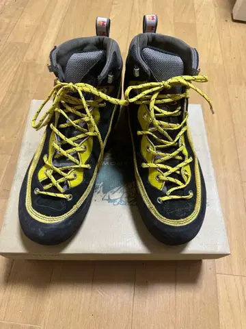 할인 중 GARMONT 등산화 GORE-TEX 29.5cm