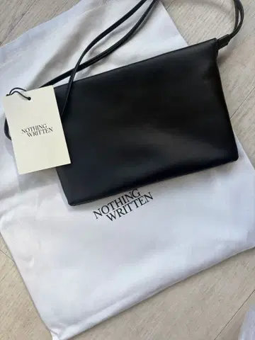 NOTHING WRITTEN 블랙 숄더백