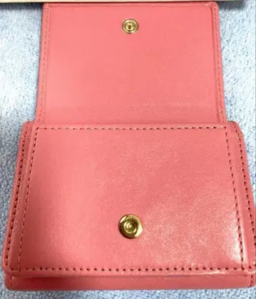 JIMMY CHOO 별 모양 스터드 3단 폴더형 지갑 핑크