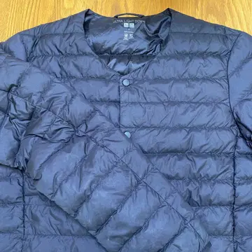 유니클로 울트라 라이트 다운 컴팩트 자켓 사이즈 S 블랙 노카라