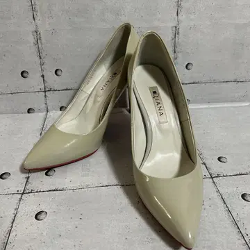 D.iana 레드 밑창 하이힐 23cm 에나멜 베이지