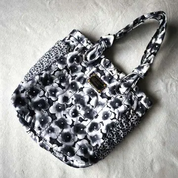 MARC BY MARC JACOBS 퀼팅 토트백