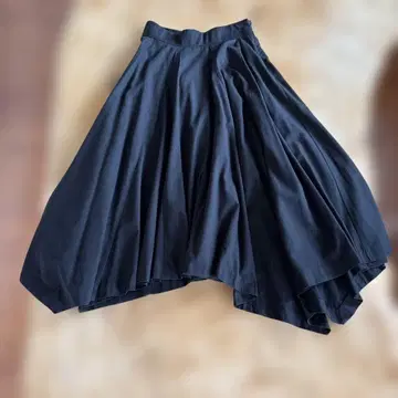 Restyle 블랙 플레어 스커트