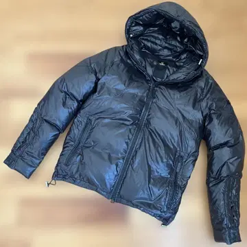 타트라스 다운 자켓 남성용 새상품 S M 46 하자품 블랙