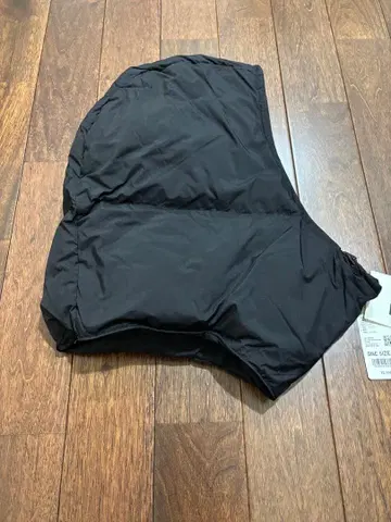 유니클로C 나일론 후디드 넥워머 블랙