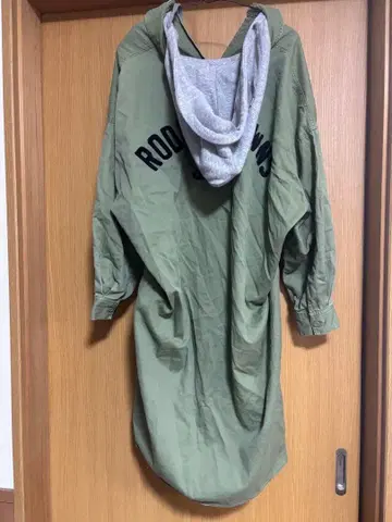 [ 로데오 크라운 ] 후드 부착 롱 밀리터리 자켓 셔츠 원피스 카키