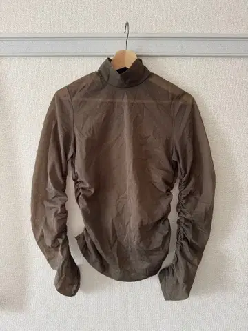 STUDIOUS CITY 시어 하이넥 상의