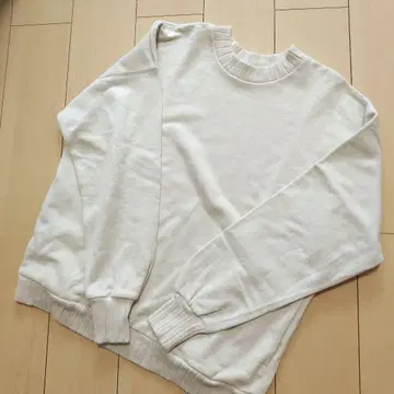 새상품급 유나이티드 애로우즈 크루넥 맨투맨 베이지 S