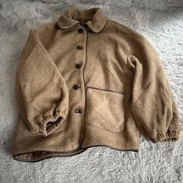 브라운 플리스 자켓 버튼 포함