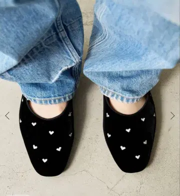 루탈론 하트 자수 플랫 펌프스 블랙 슬립온 23