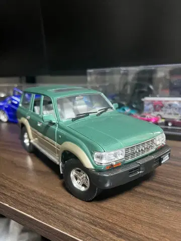 랜드크루저 1/18 미니카