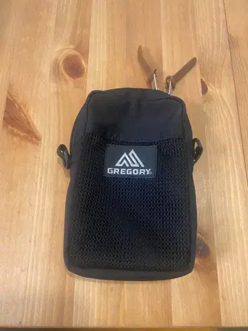 GREGORY 블랙 파우치 메쉬 포켓 부착