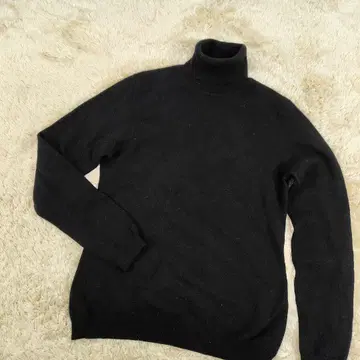 UNIQLO 캐시미어 터틀넥 스웨터 니트