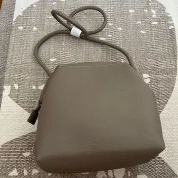 그레이 육각형 숄더백