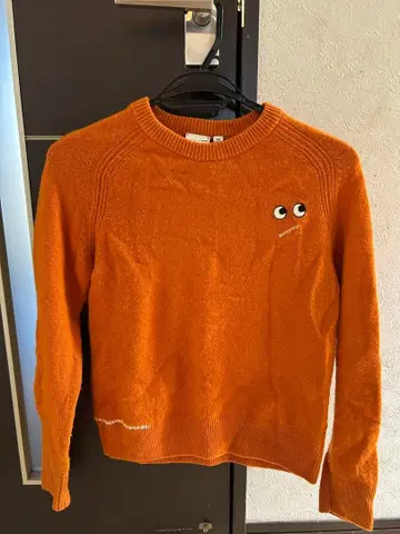 아니아 하인드마치 x 유니클로 콜라보