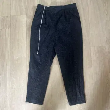 ZUCCA 다크 그레이 슬랙스 지퍼 포함