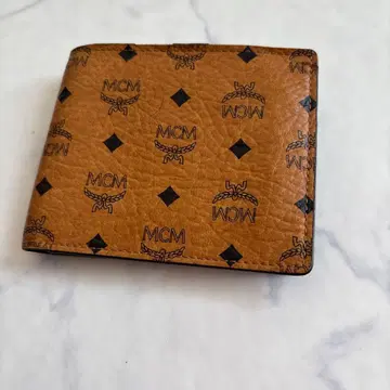MCM 브라운 접이식 지갑
