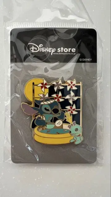 [ 새상품 미개봉 ] 디즈니 스티치 여름 축제 핀 배지