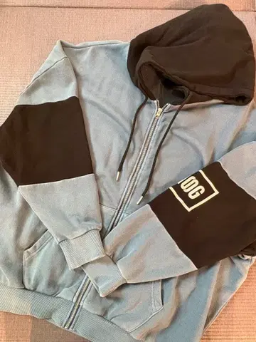 BMSG 투톤 지퍼 후드티