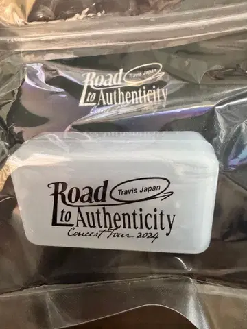 [ 미개봉 새상품 ] Travis Japan 라이트 팔찌