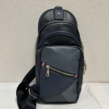 새상품급 BEAMS HEART 남성용 바디백