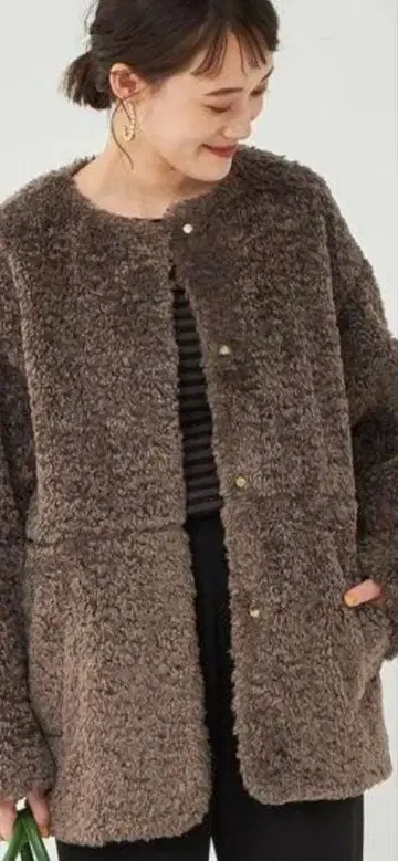 그린 라벨 릴랙싱 브라운 보아 플리스 자켓